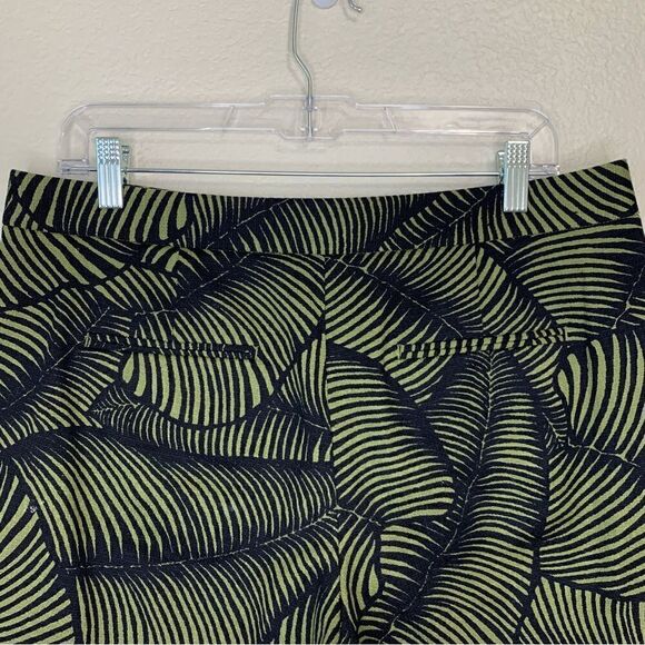 NWOT Ann Taylor Women’s Green Devin City Short - Picture 8 of 13